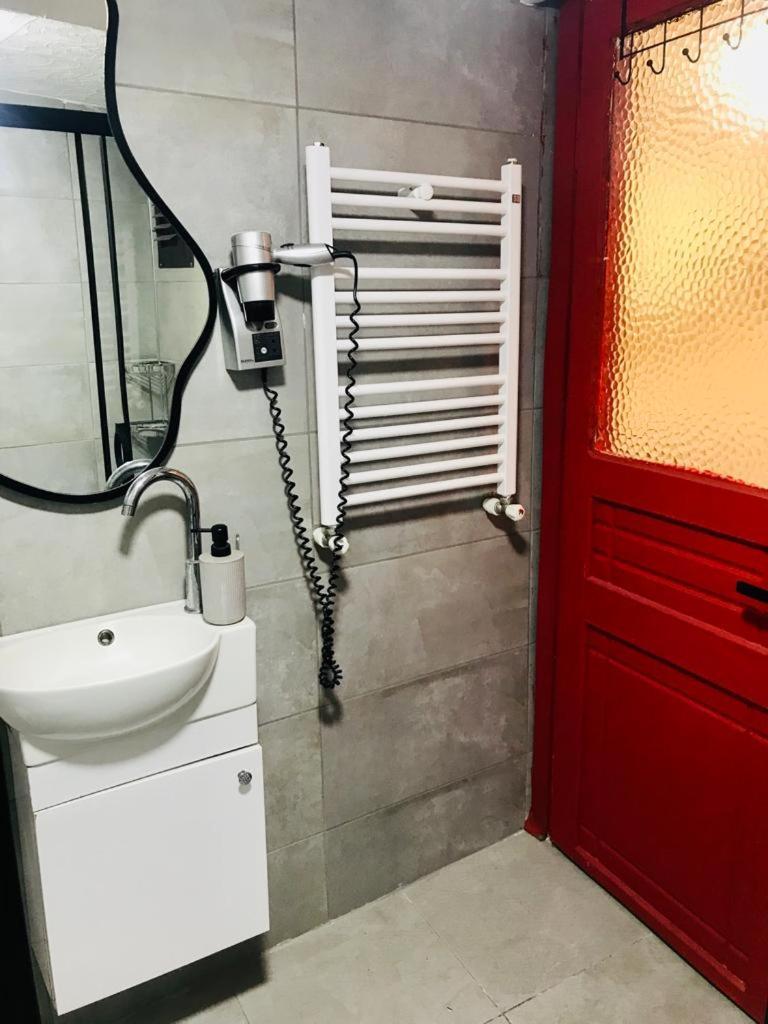 Taksim White Suit Istanbul Ngoại thất bức ảnh